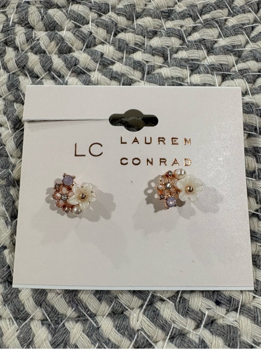 ⭐️ 5/$25 
Floral Pearl Stud Earrings - White & Rose Gold by Lauren Conrad